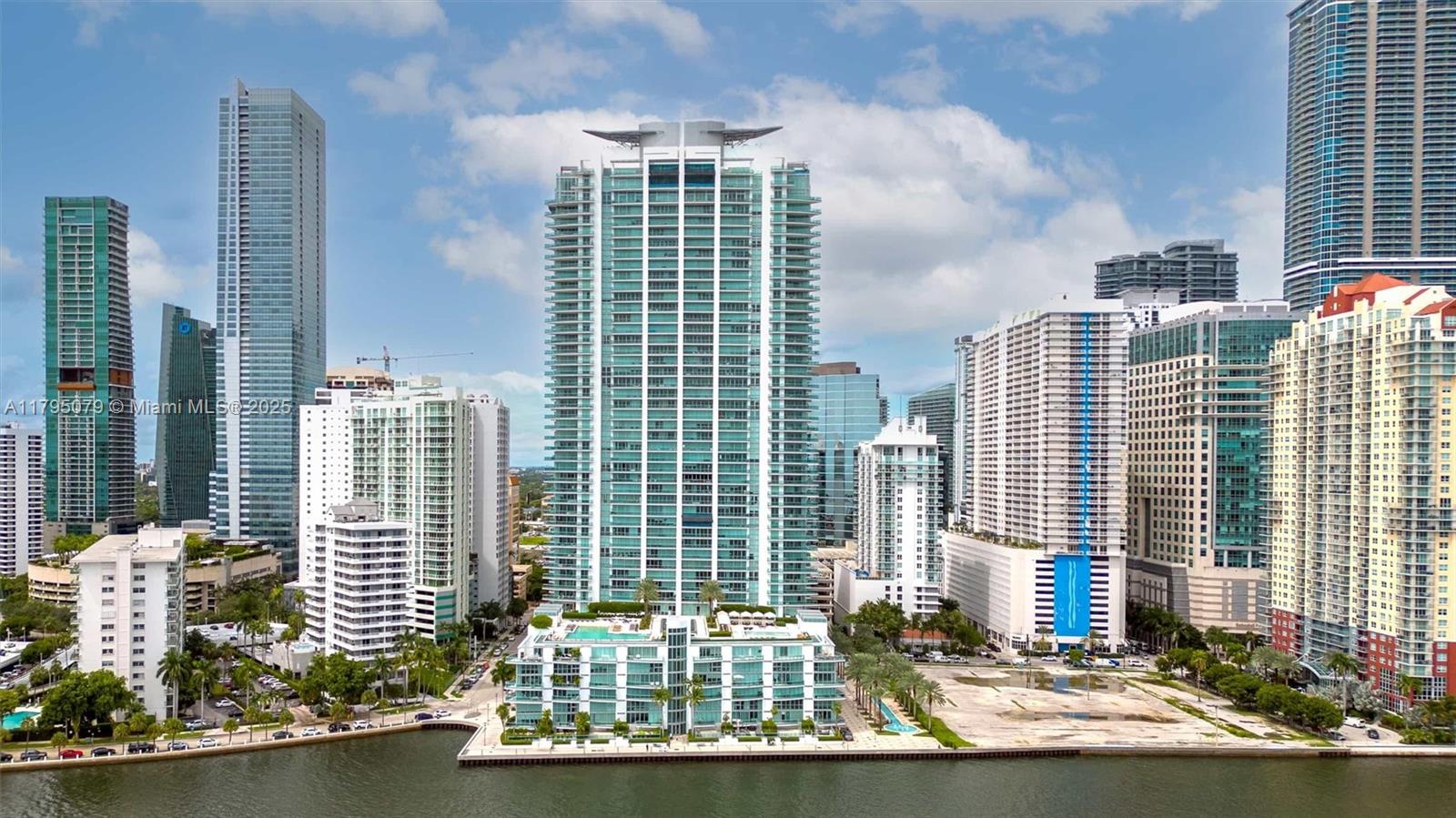 Condo for Sale in Miami, FL