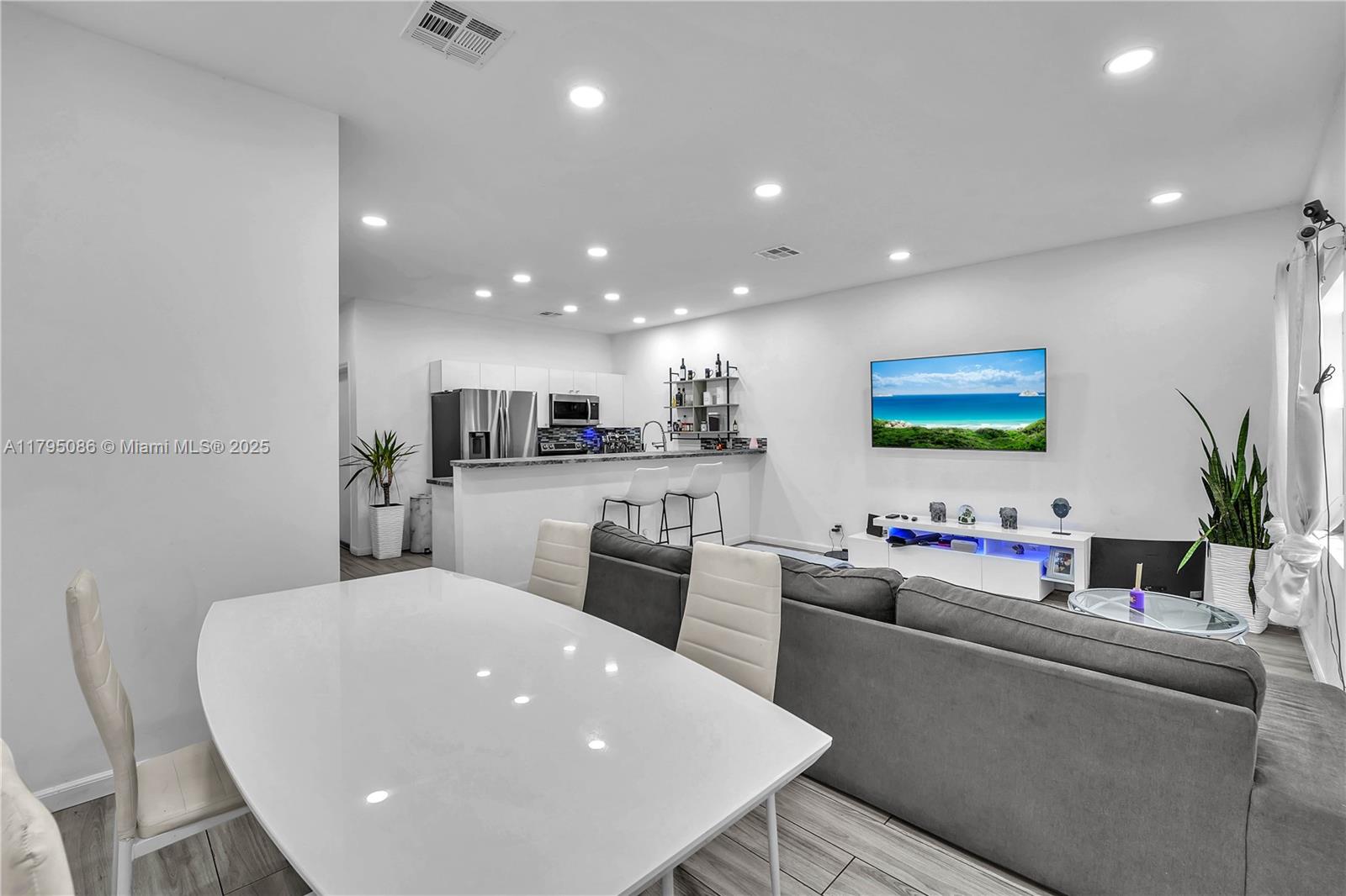 2307 Washington St #5, Hollywood, Florida image 10