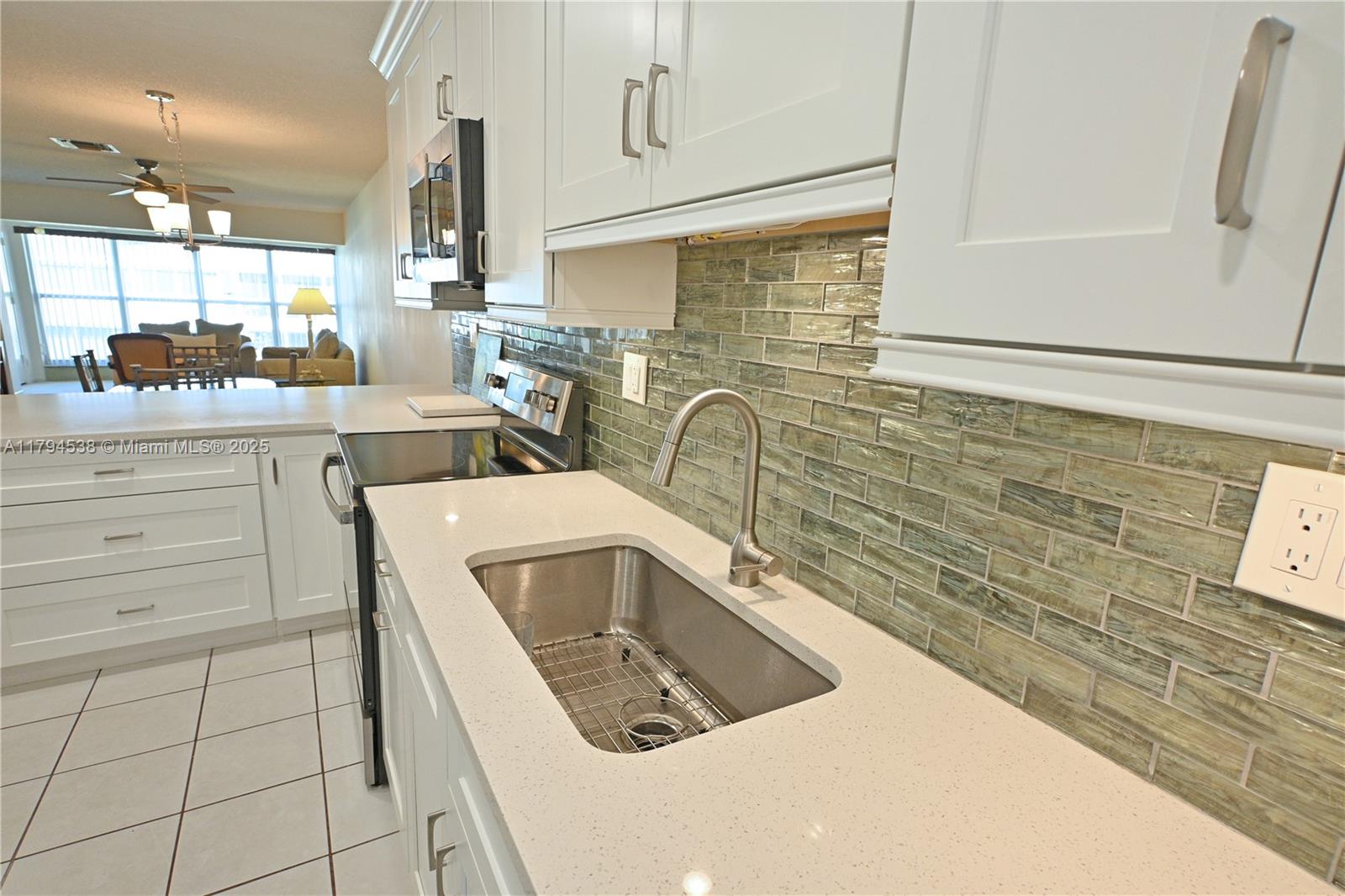 1720 NW 19th Ter #203, Delray Beach, Florida image 6