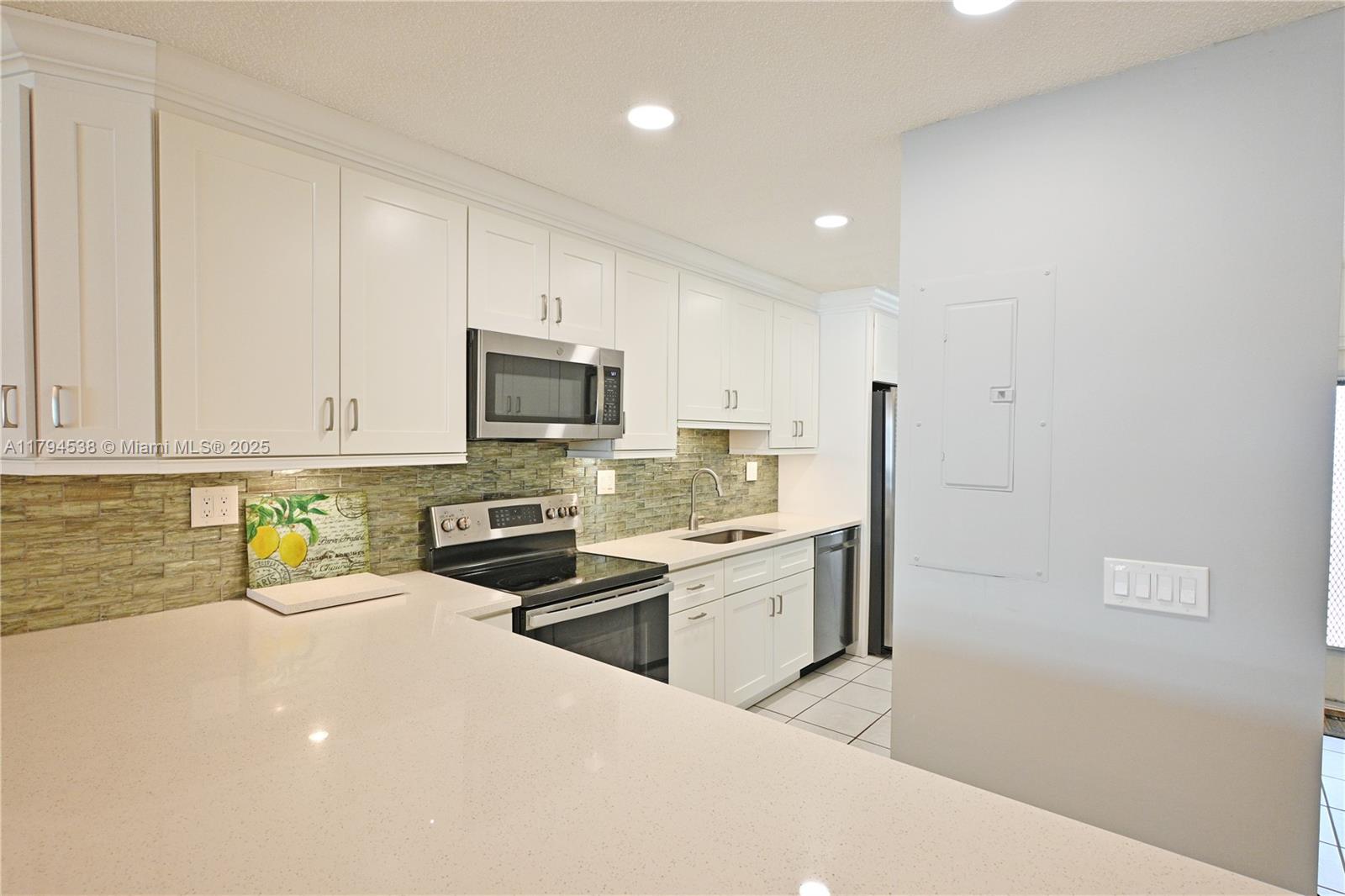 1720 NW 19th Ter #203, Delray Beach, Florida image 7