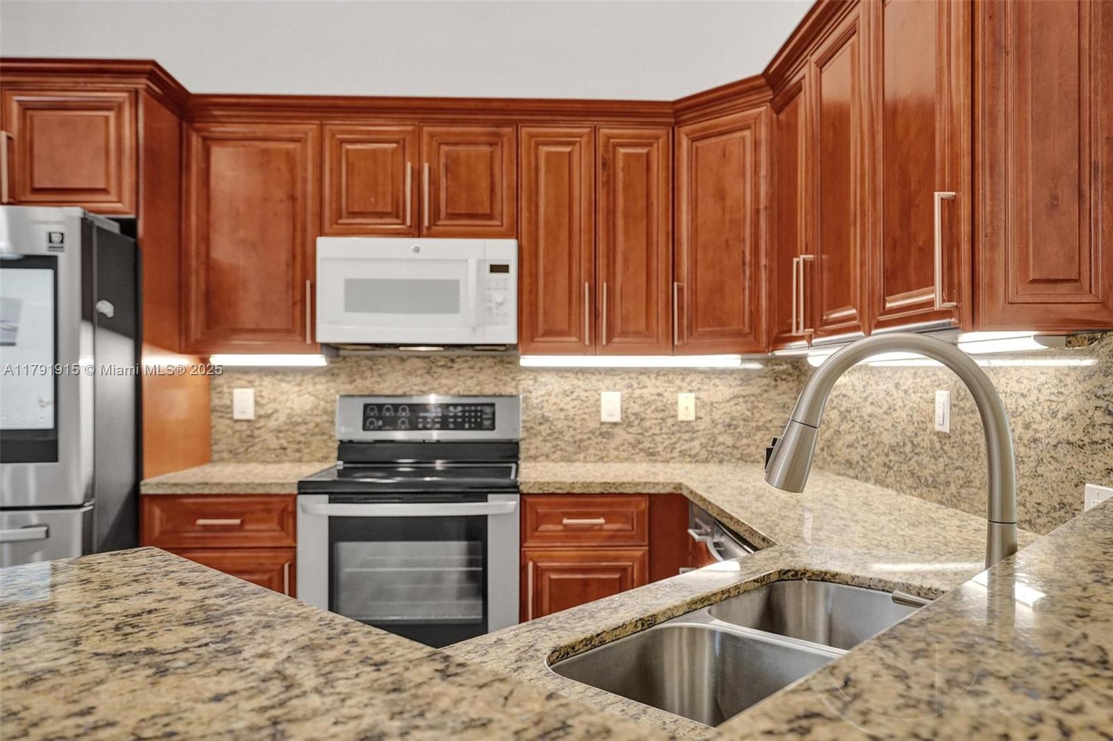 9751 Malvern Dr, Tamarac, Florida image 26