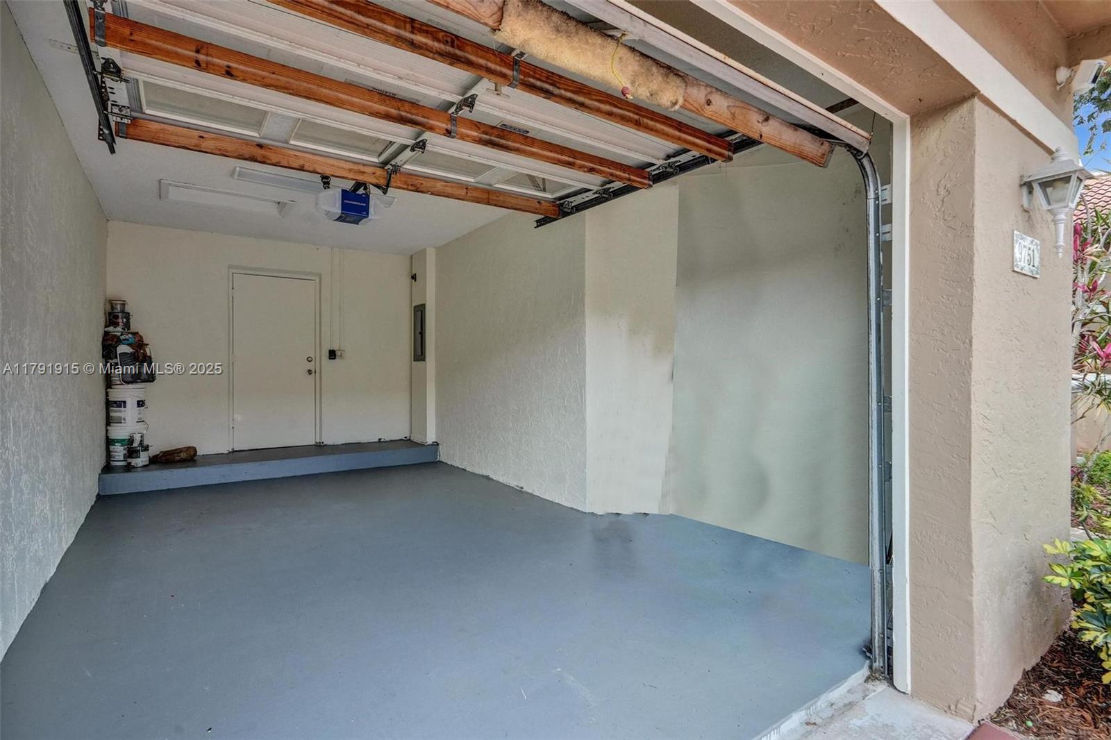 9751 Malvern Dr, Tamarac, Florida image 32