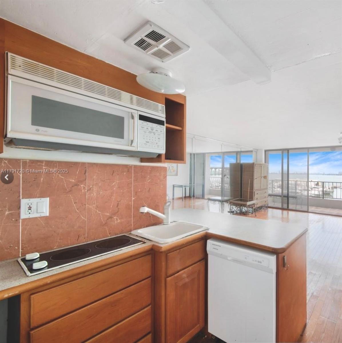 Property photo # 8