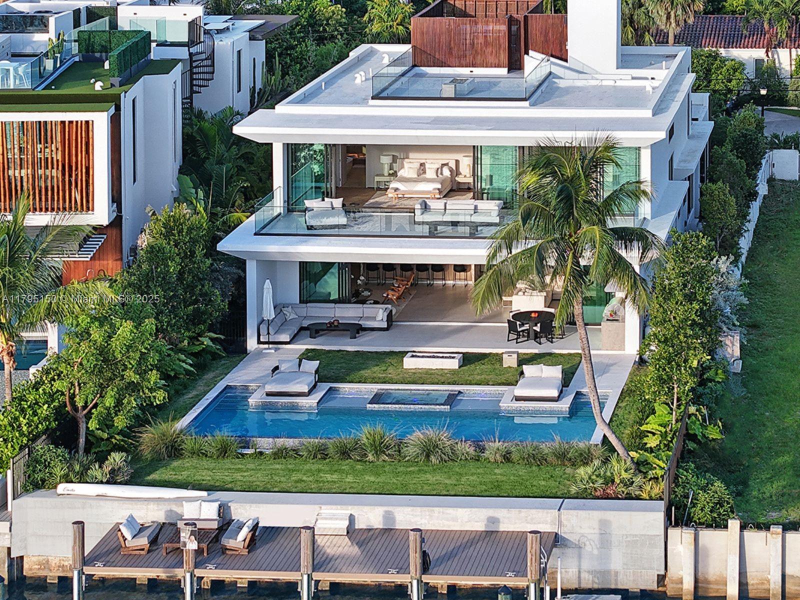 House for Sale in Miami Beach, FL