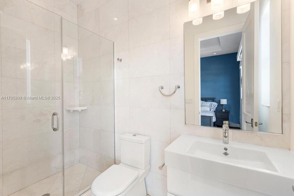 689 Glenridge Rd, Key Biscayne, Florida image 37