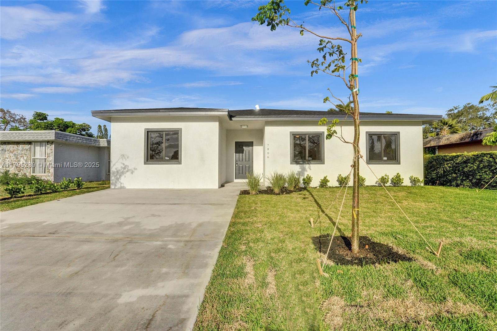 7806 NW 68th Ave, Tamarac, Florida image 1