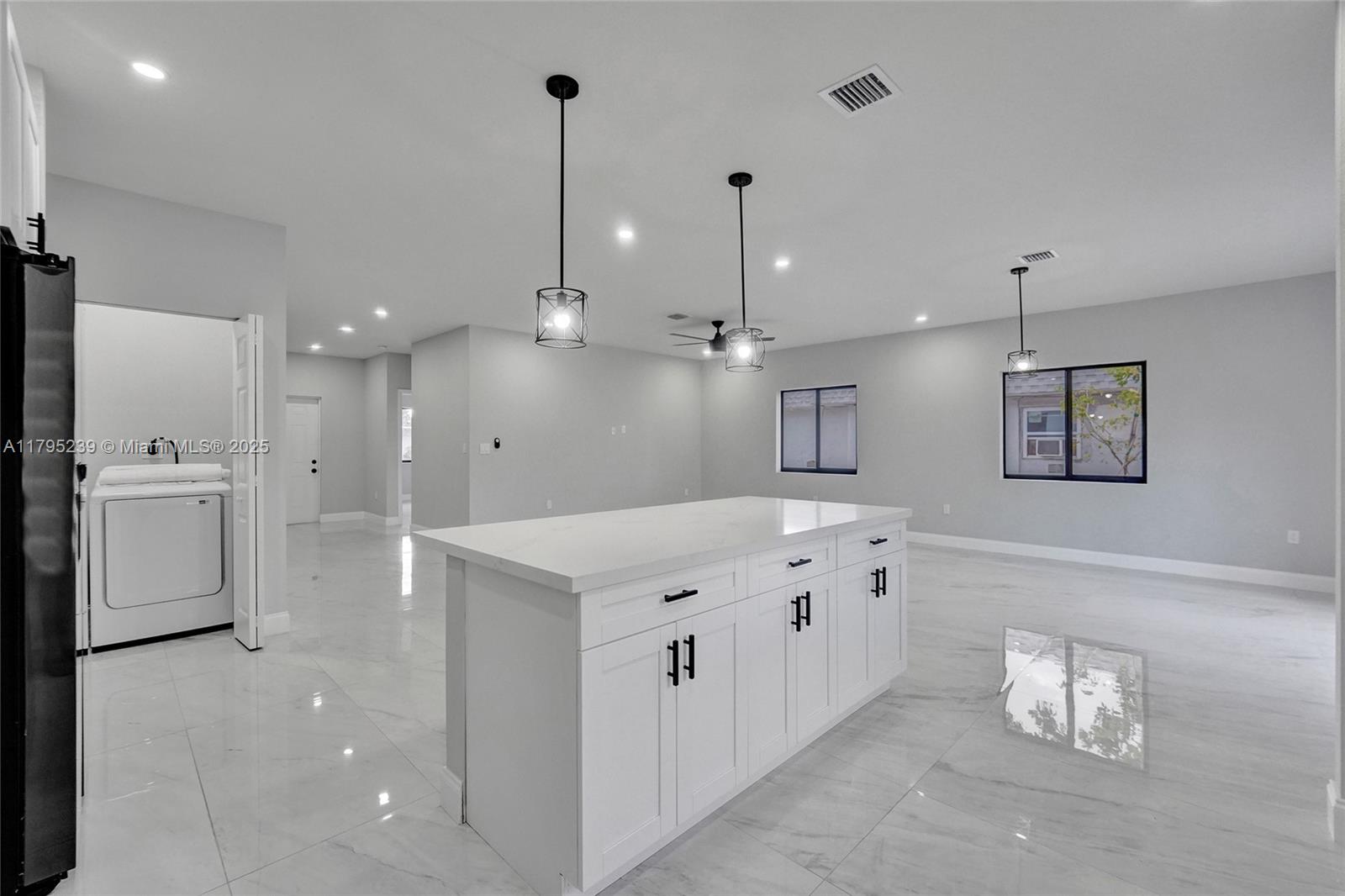 7806 NW 68th Ave, Tamarac, Florida image 6