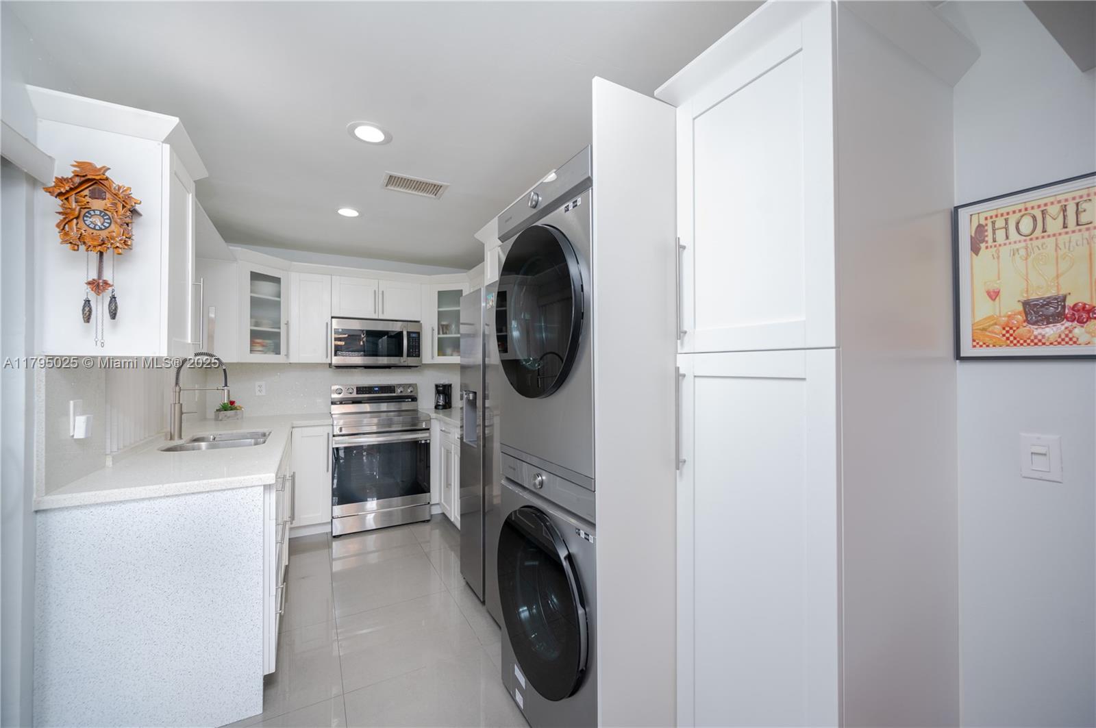 6268 NW 170th Ter, Hialeah, Florida image 2