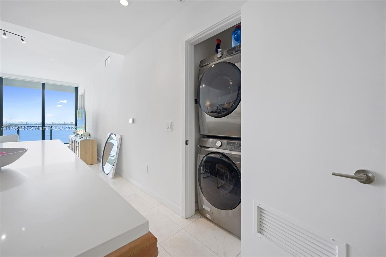 480 NE 31st St #1702, Miami FL 33137