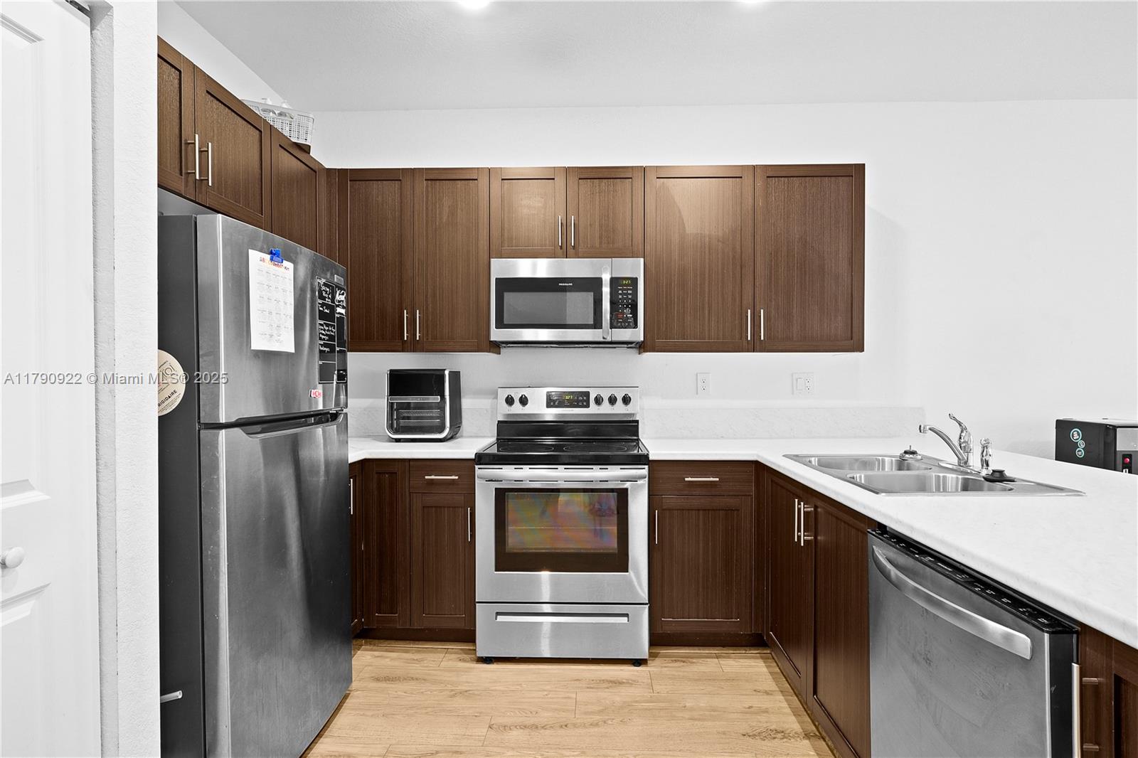 1434 SW 54th Ave, North Lauderdale, Florida image 18