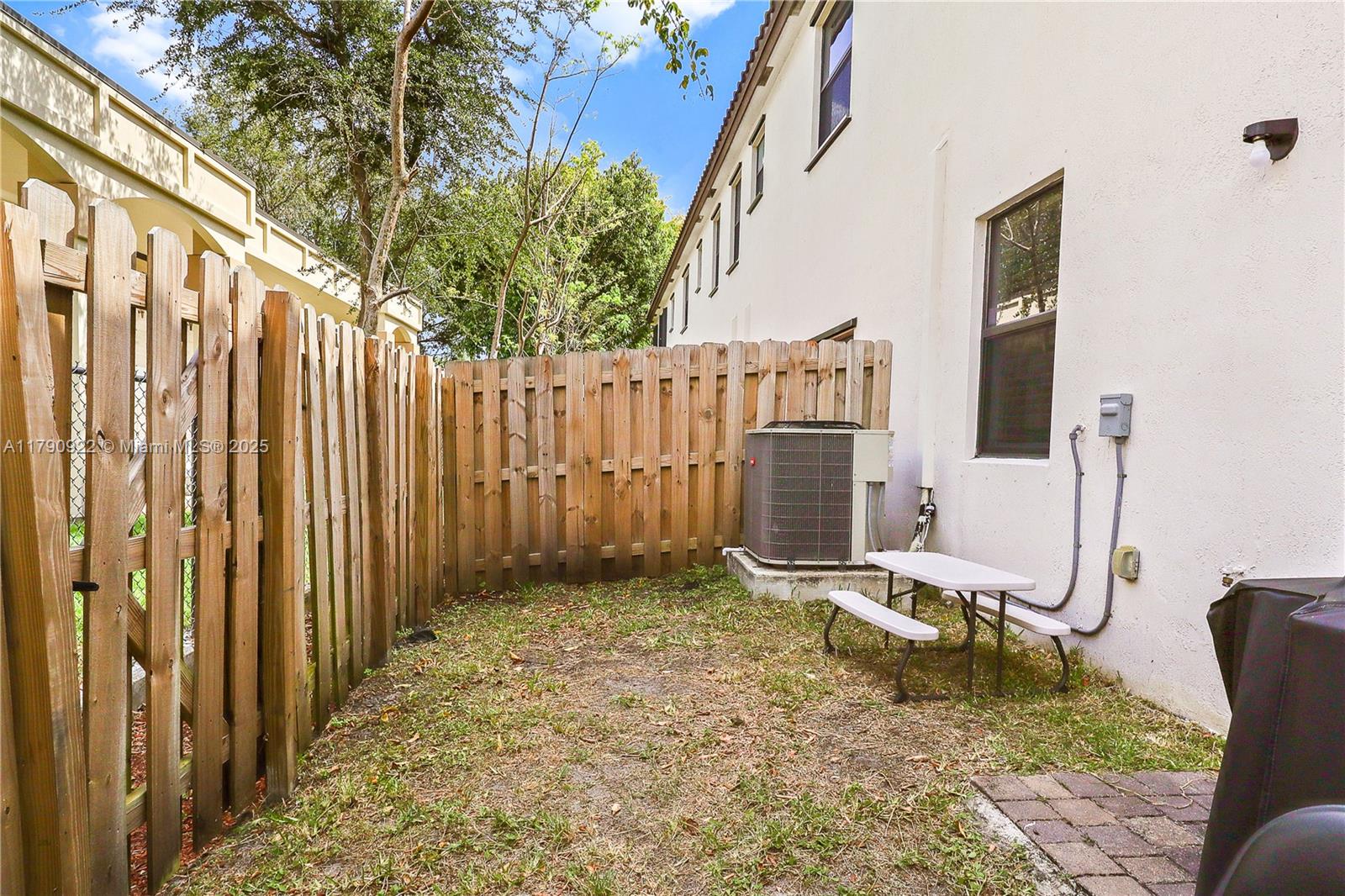 1434 SW 54th Ave, North Lauderdale, Florida image 28