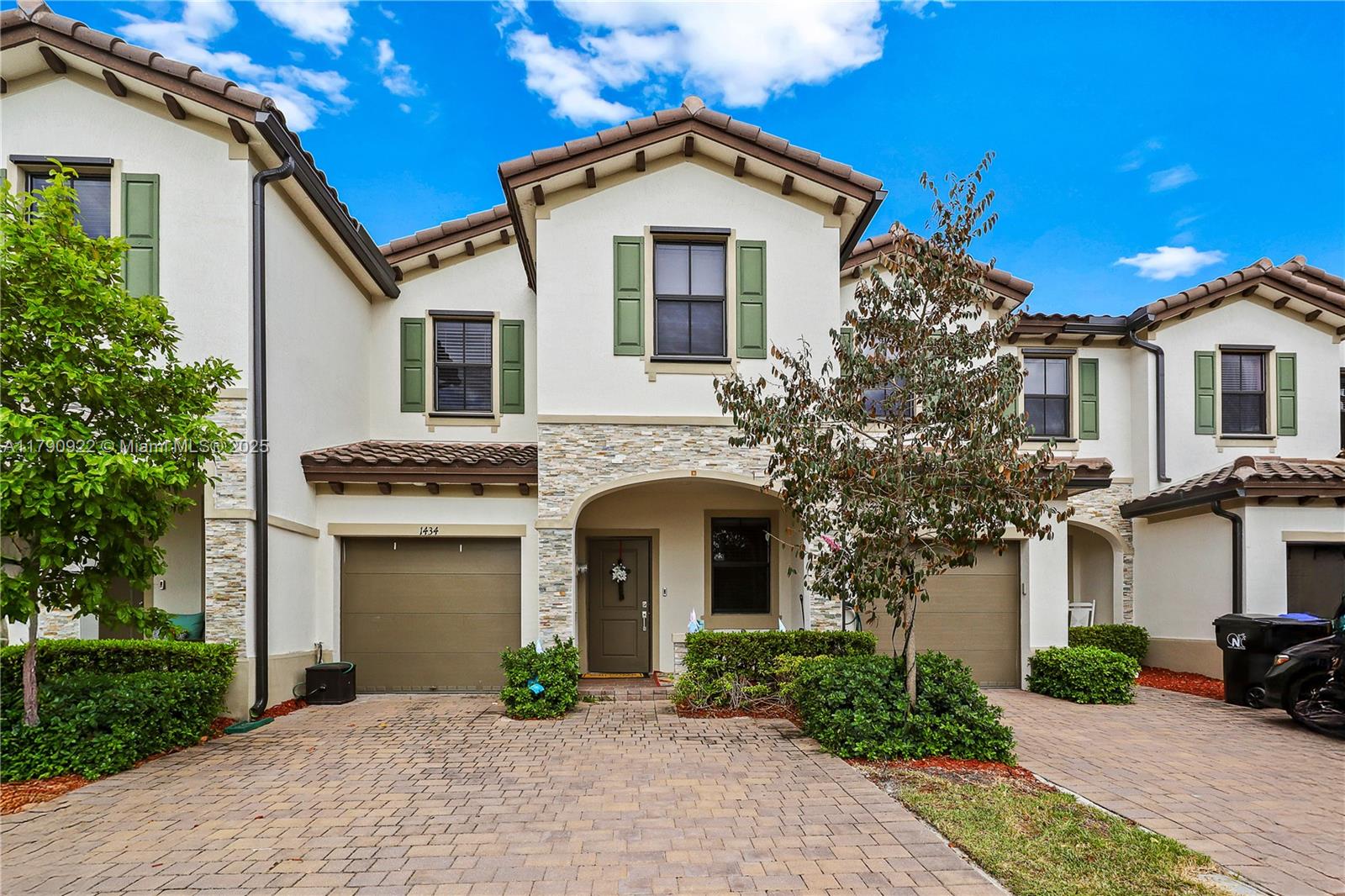 1434 SW 54th Ave, North Lauderdale, Florida image 3