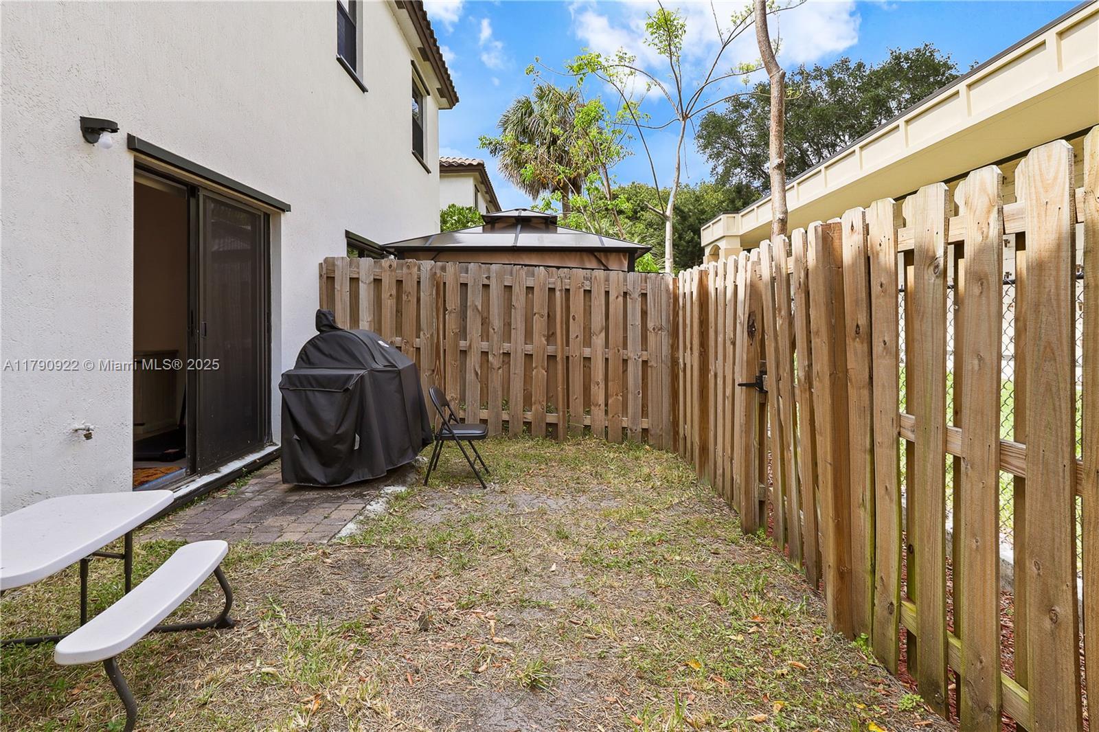 1434 SW 54th Ave, North Lauderdale, Florida image 30