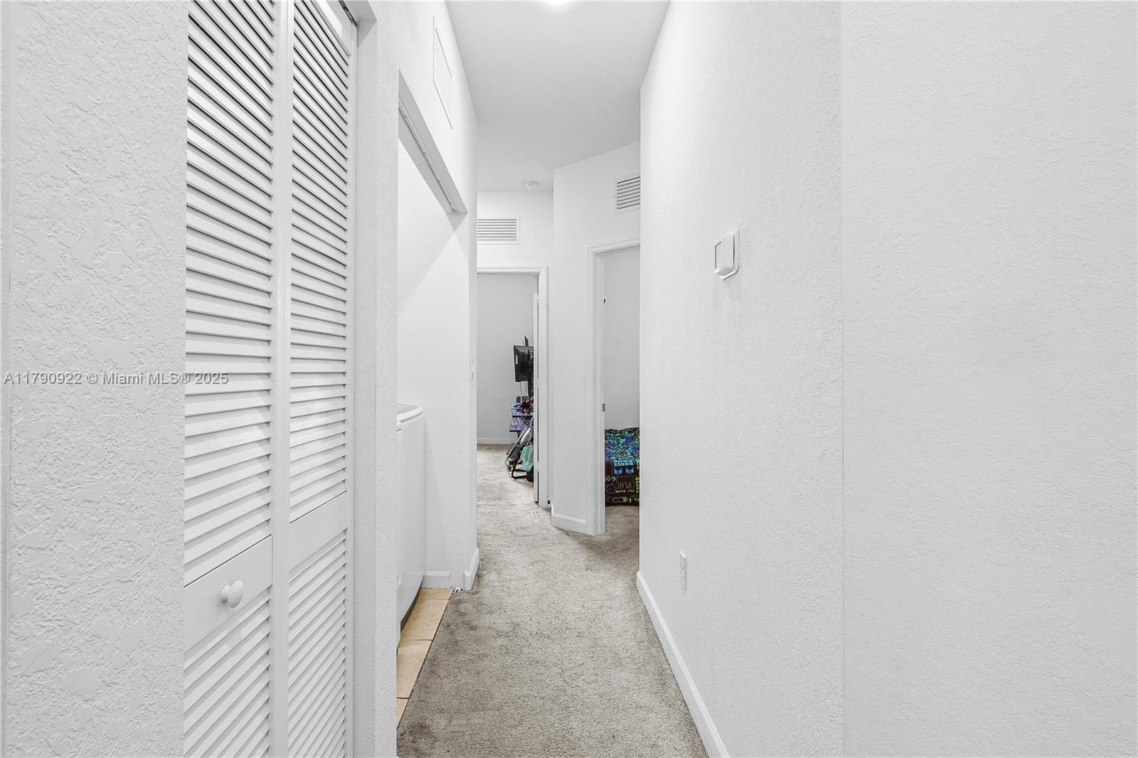 1434 SW 54th Ave, North Lauderdale, Florida image 34