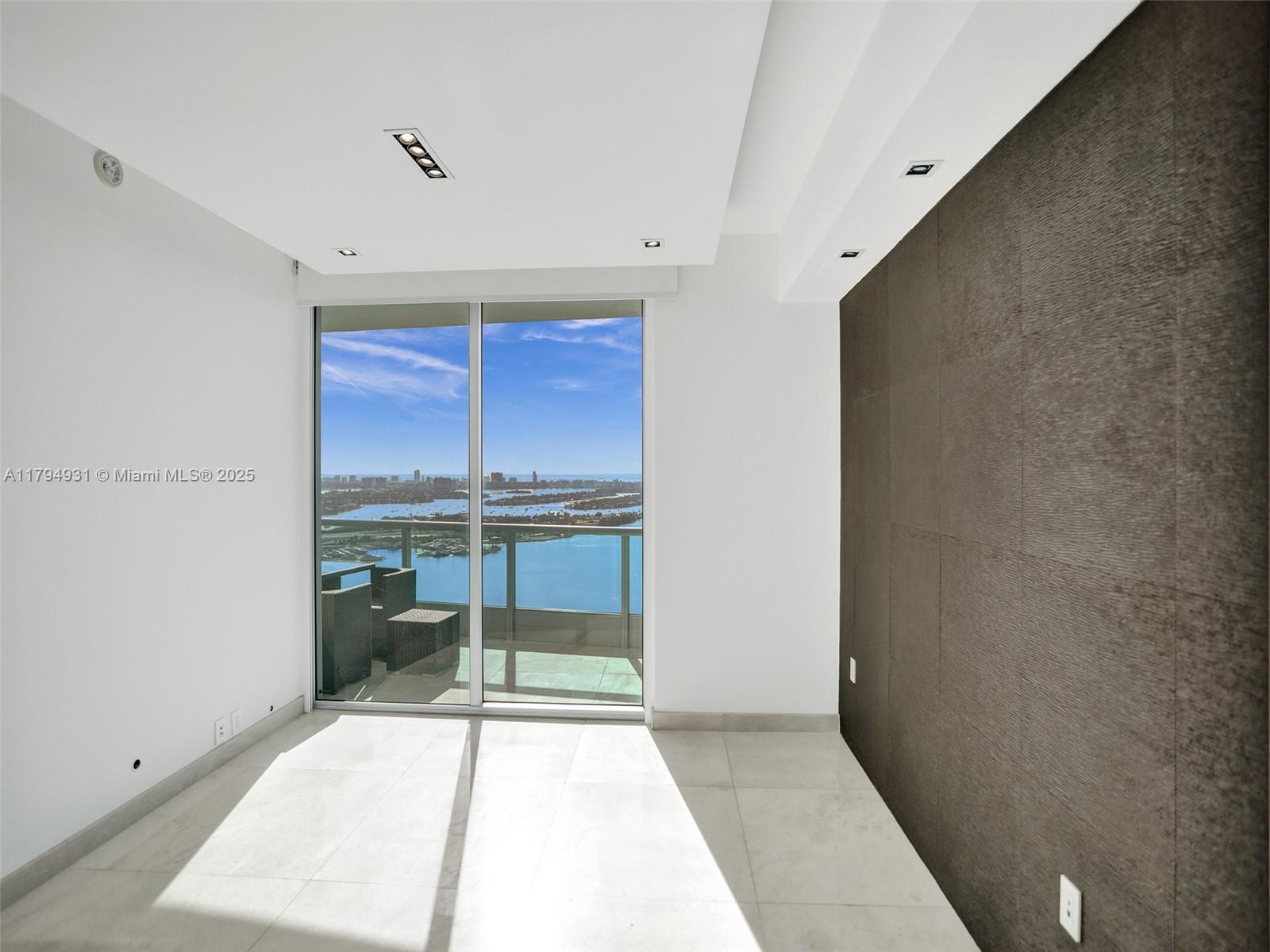 900 Biscayne Blvd #4103, Miami FL 33132