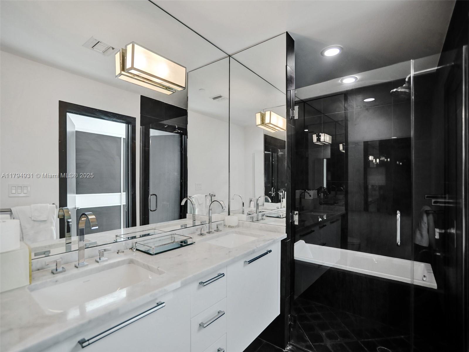 900 Biscayne Blvd #4103, Miami FL 33132