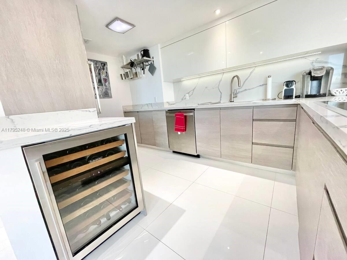 90 Alton Rd #FL-5, Miami Beach FL 33139