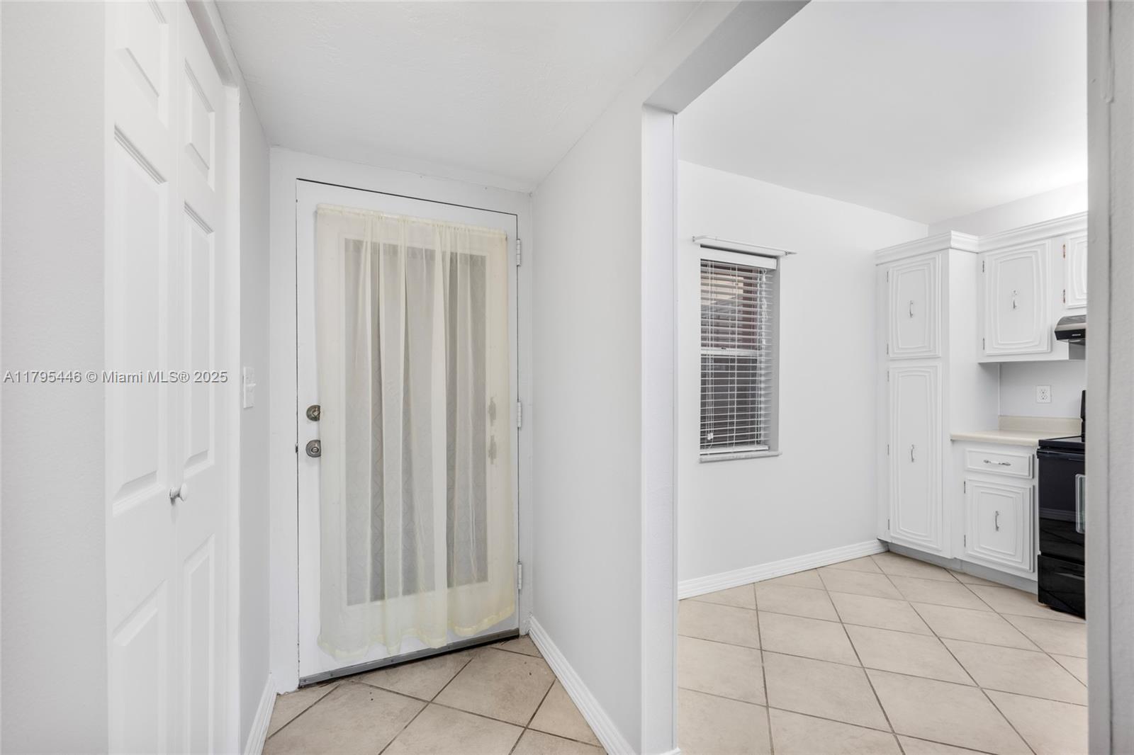 2861 Somerset Dr #104, Lauderdale Lakes, Florida image 15