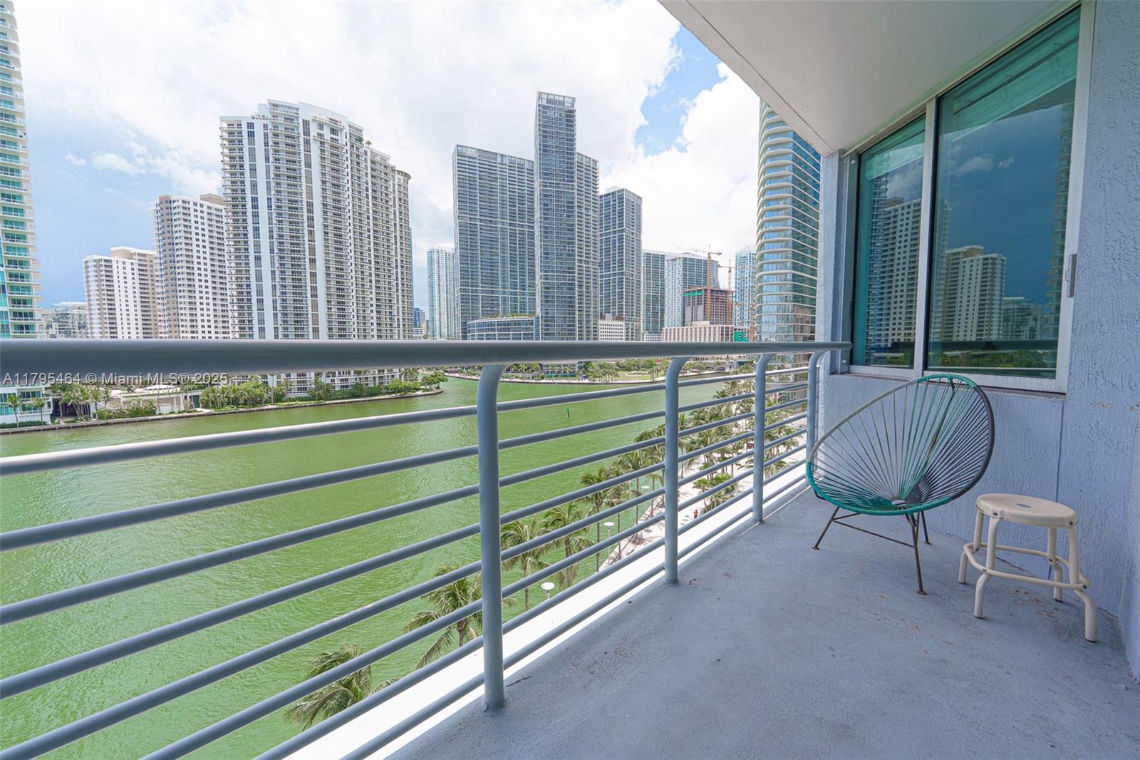 Apartamento para Alugar em Miami, FL
