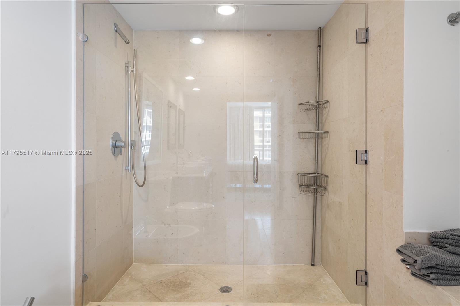 495 Brickell Ave #4510, Miami FL 33131
