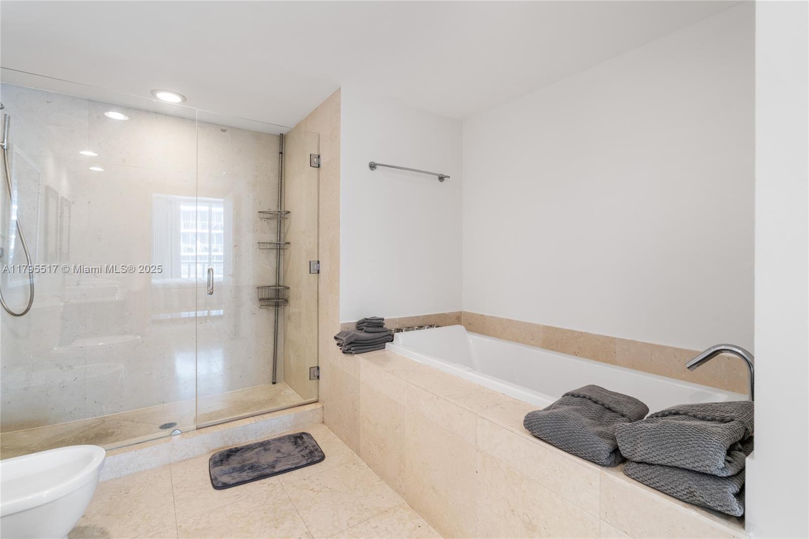 495 Brickell Ave #4510, Miami FL 33131