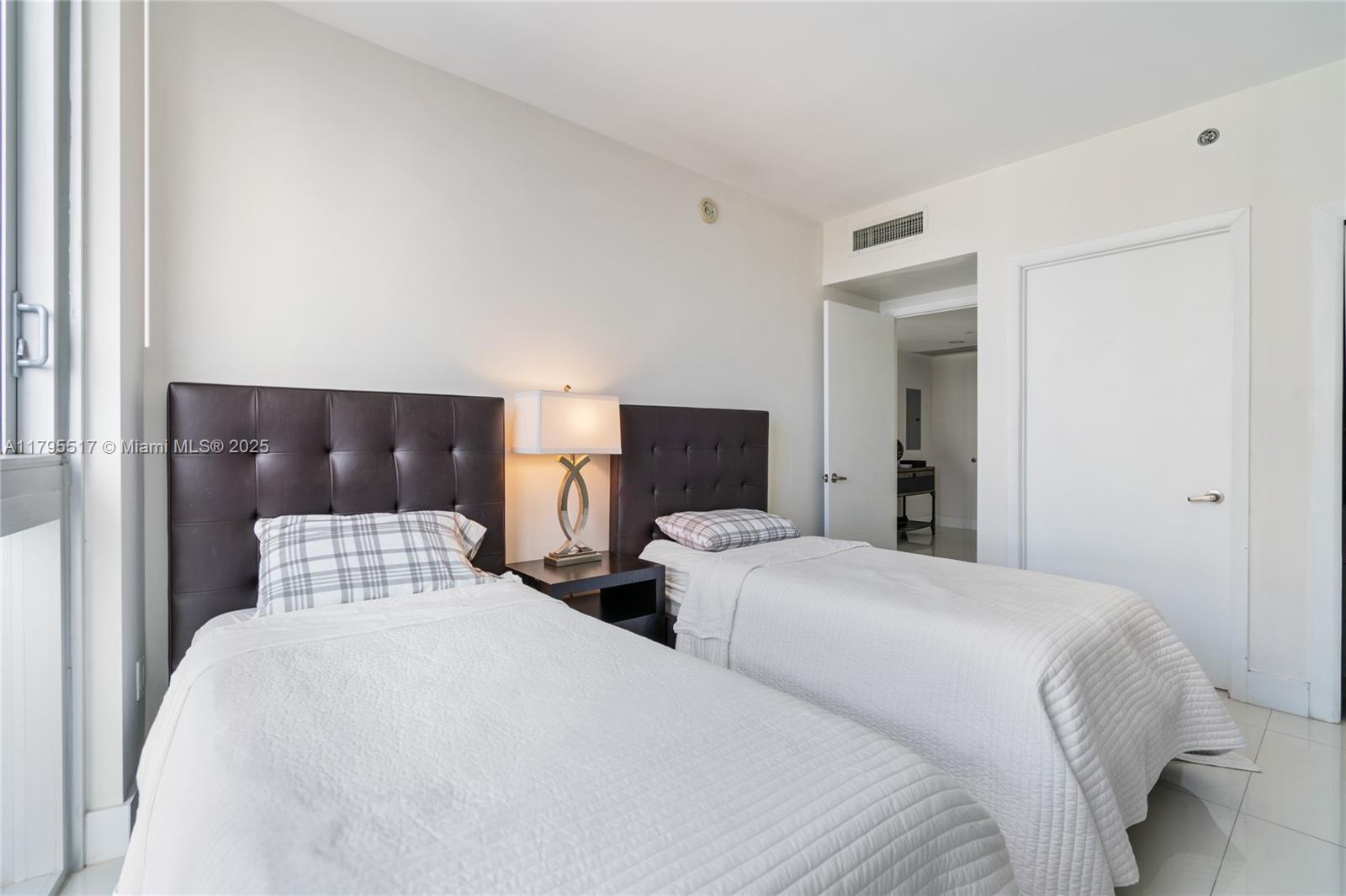 495 Brickell Ave #4510, Miami FL 33131
