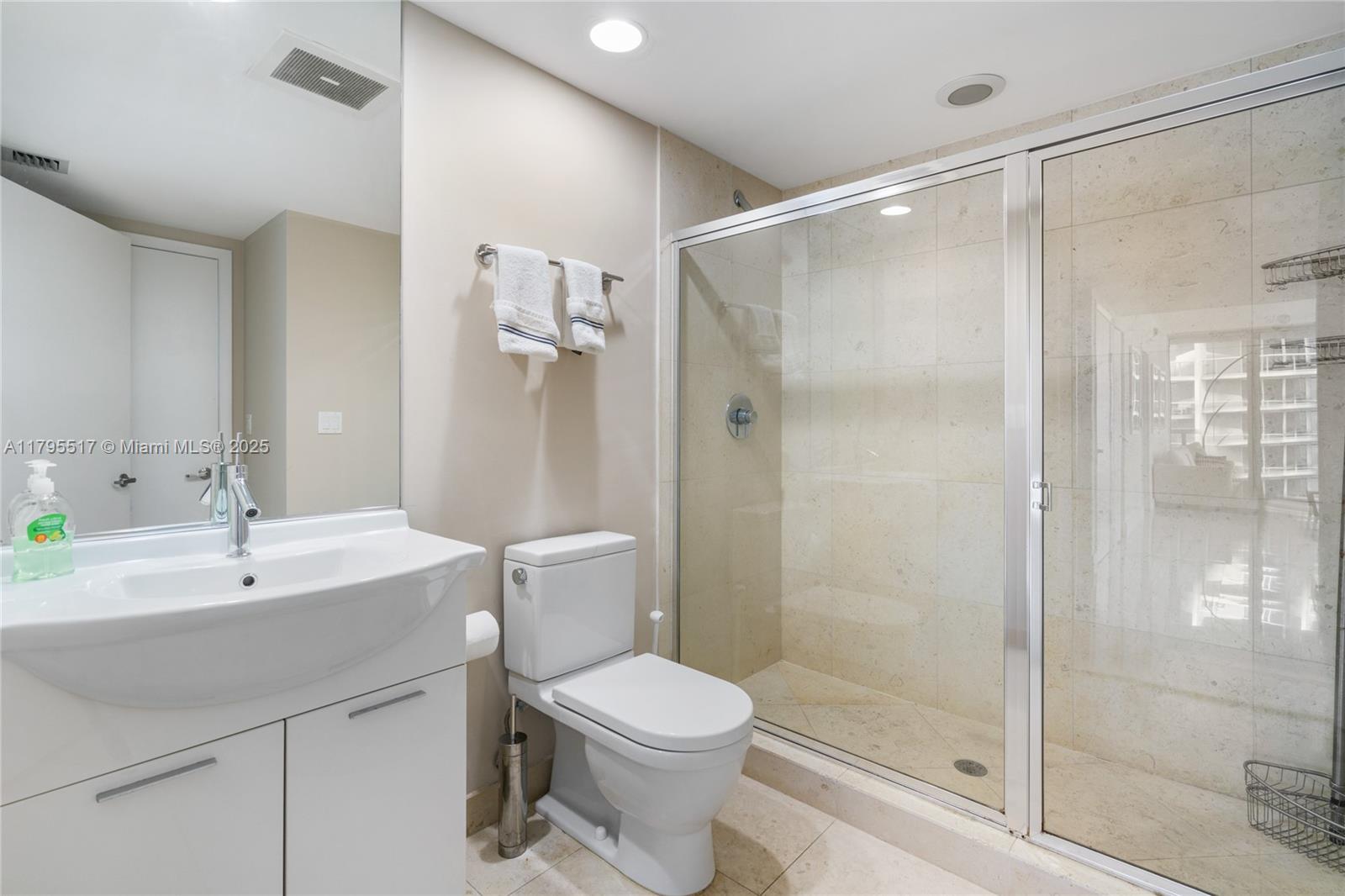 495 Brickell Ave #4510, Miami FL 33131