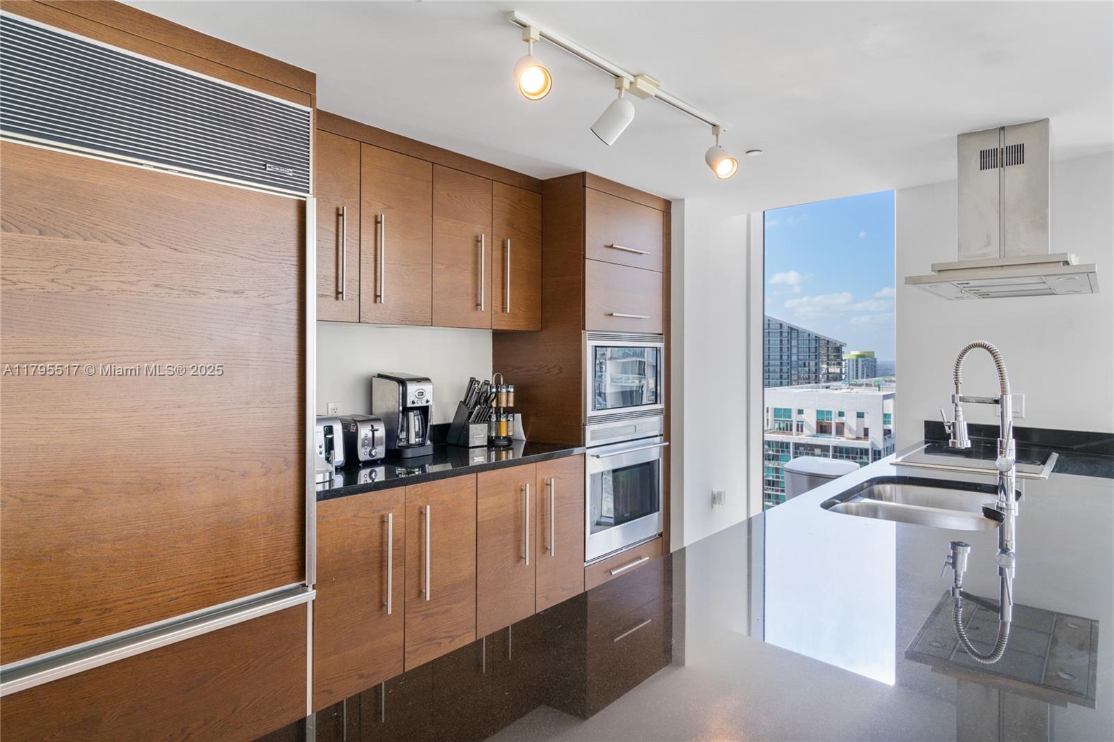 495 Brickell Ave #4510, Miami FL 33131