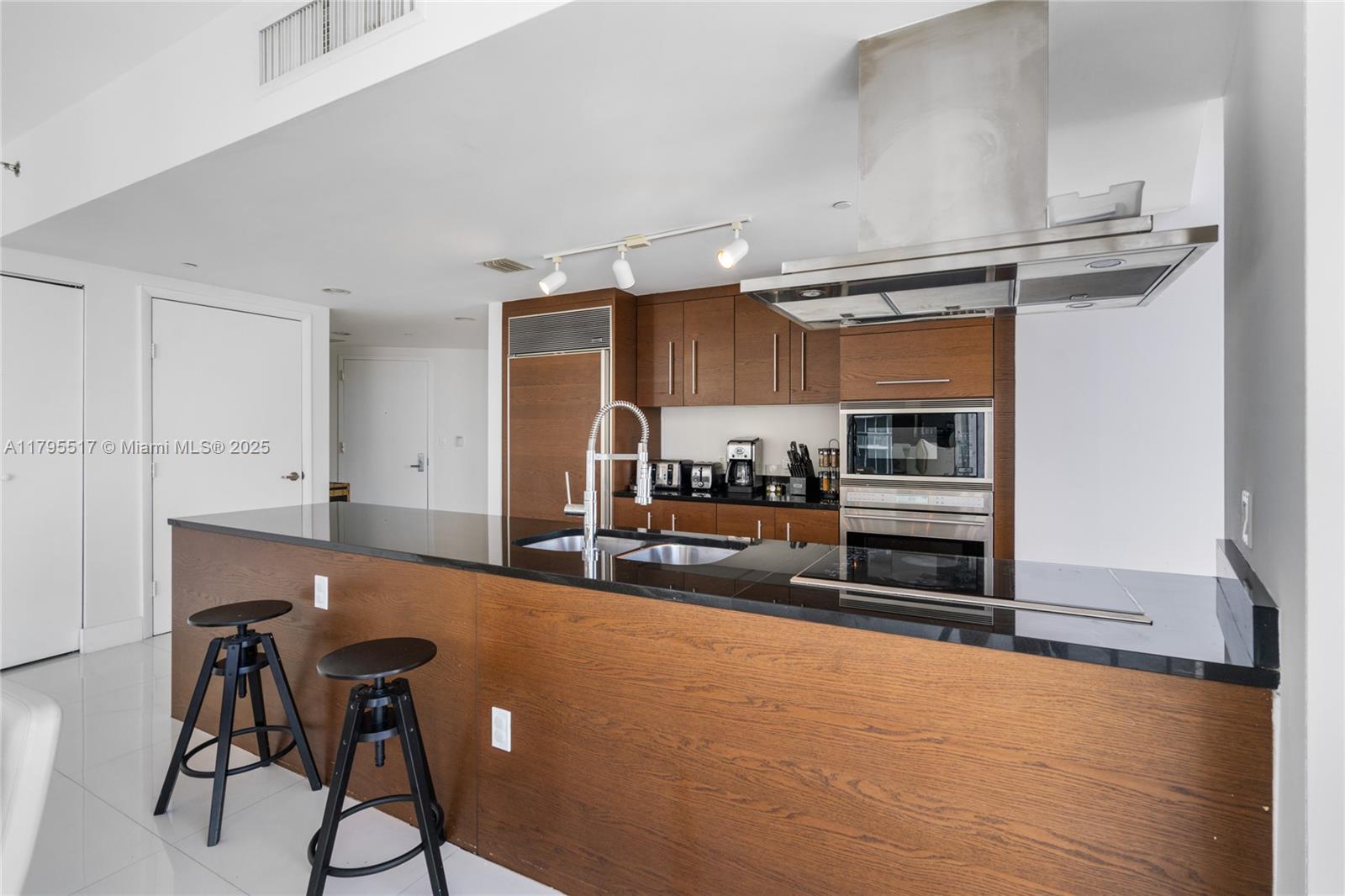 495 Brickell Ave #4510, Miami FL 33131