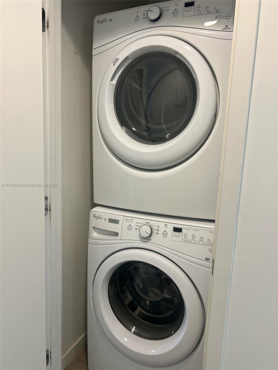 Listing Photo 11