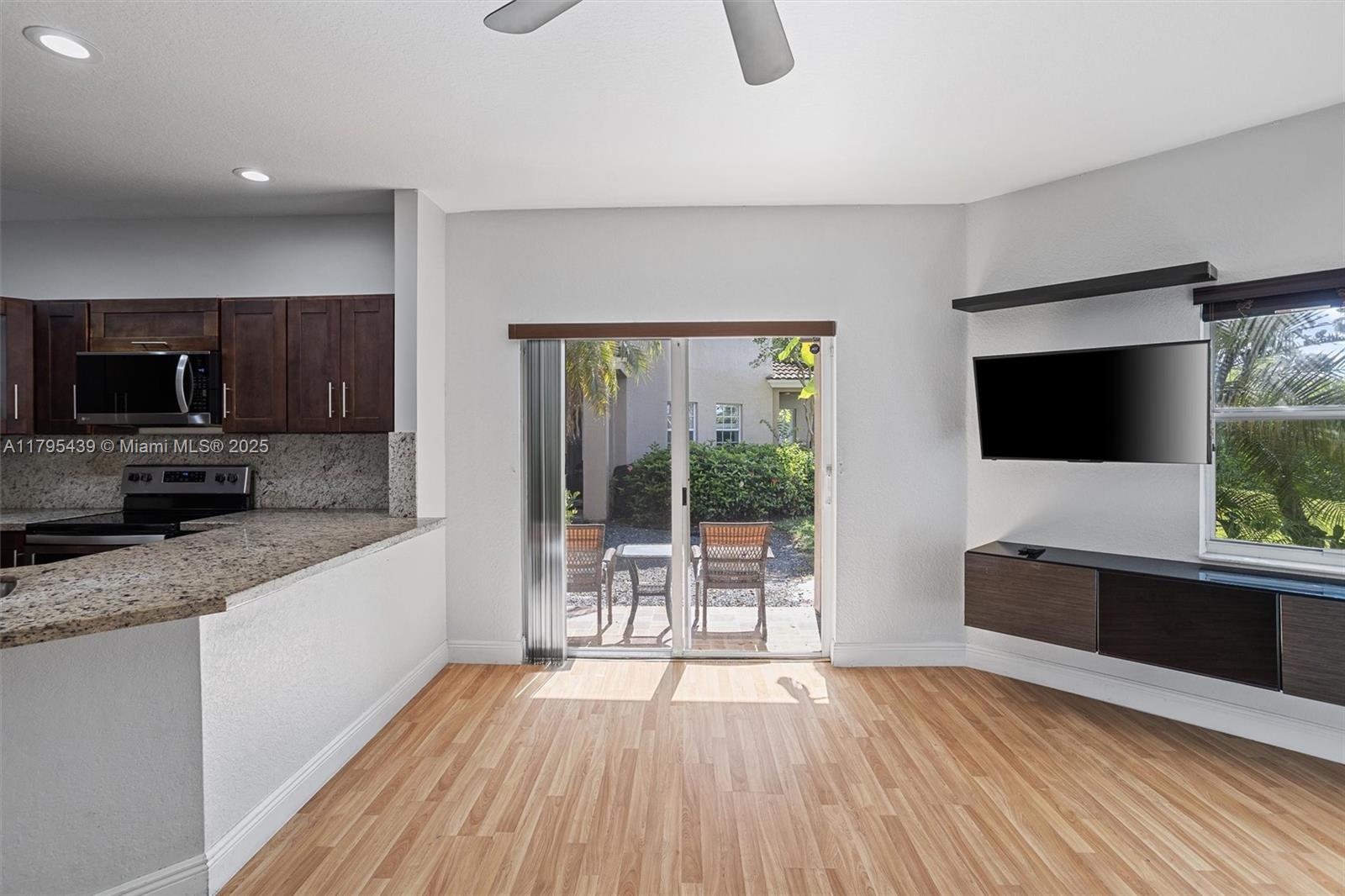 5761 NW 115th Ct #105, Doral, Florida image 5