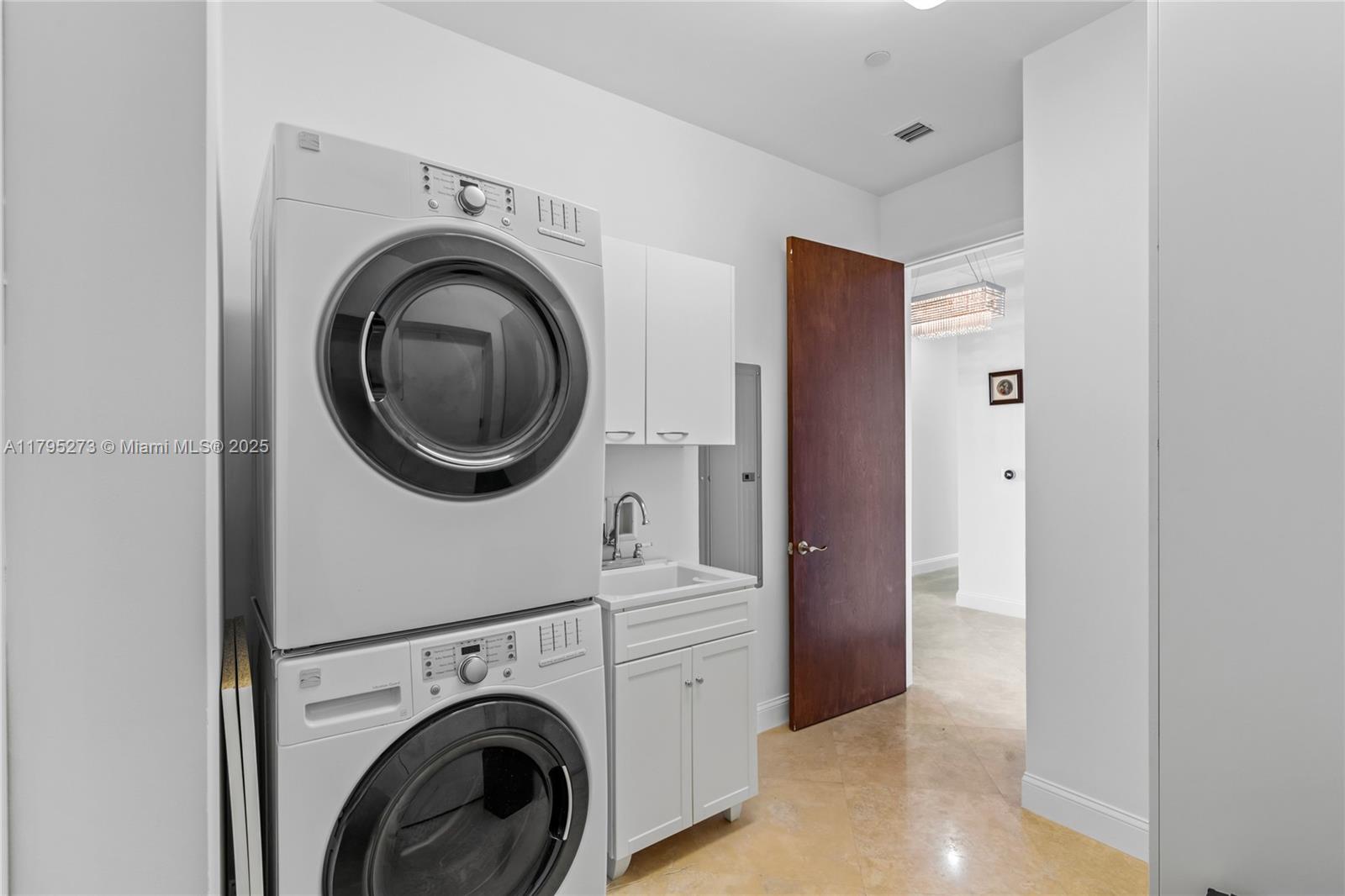 15811 Collins Ave #3901, Sunny Isles Beach FL 33160