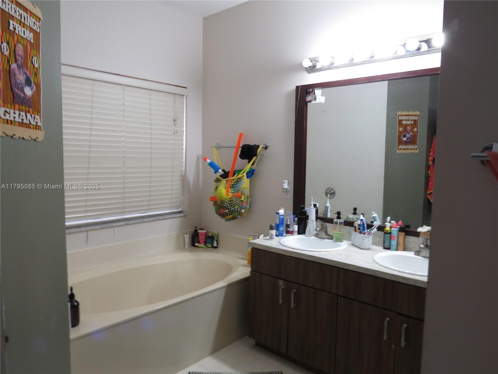 Listing Photo 9