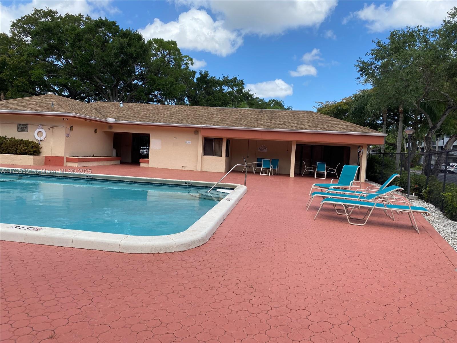 4133 S Carambola Cir S #G203, Coconut Creek, Florida image 6