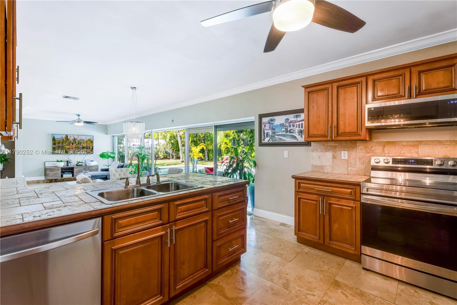 13451 SW 74th Ave, Pinecrest, Florida image 13