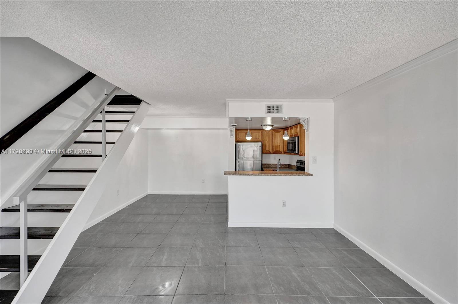 Listing Photo 13