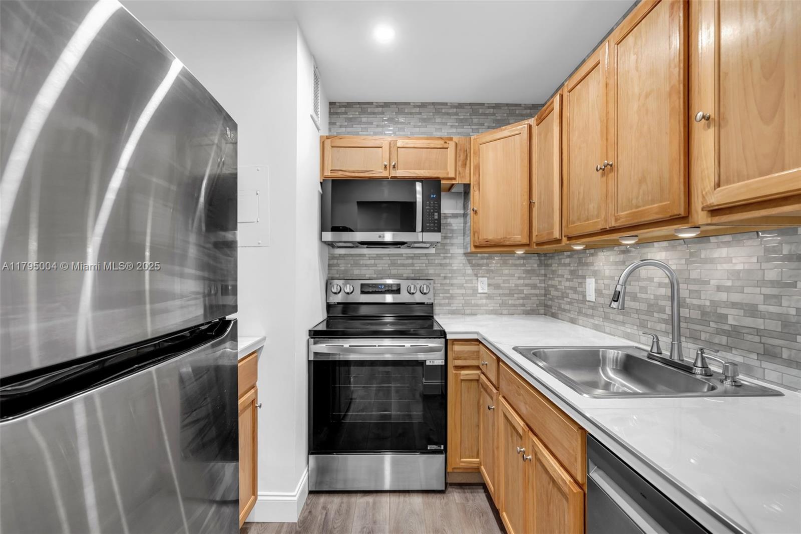Property photo # 6