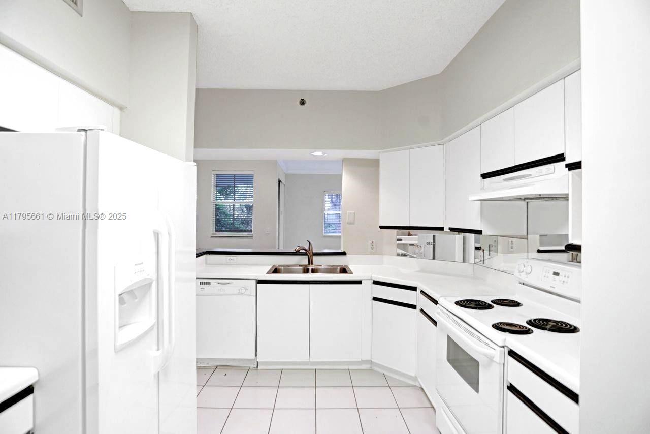 3255 NE 184th St #12217, Aventura, Florida image 10