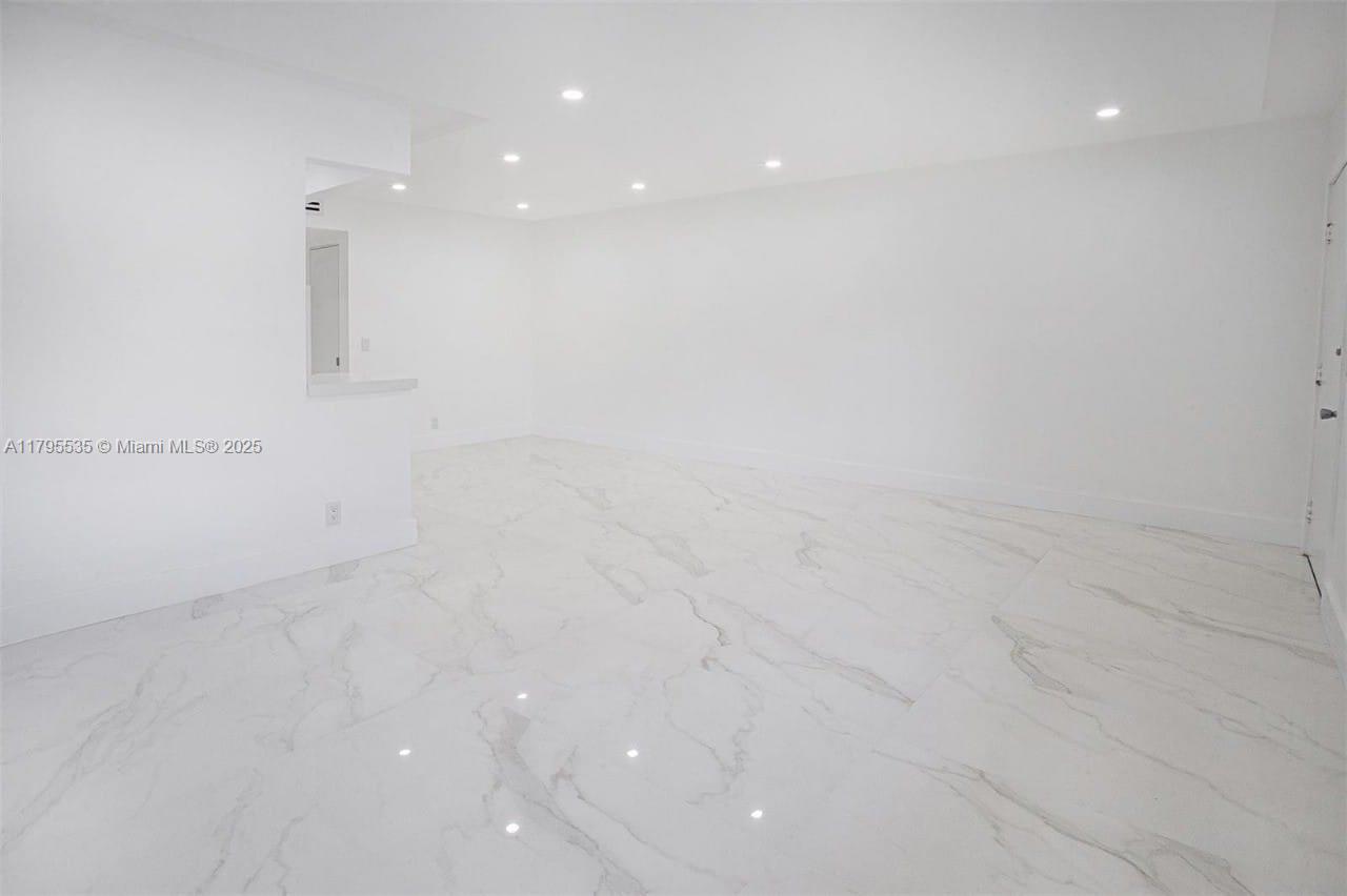13250 SW 7th Ct #204L, Pembroke Pines, Florida image 13