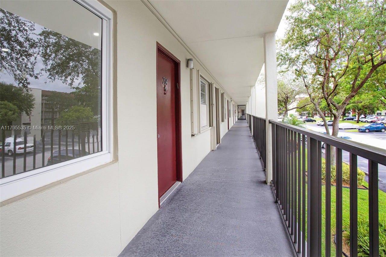13250 SW 7th Ct #204L, Pembroke Pines, Florida image 29