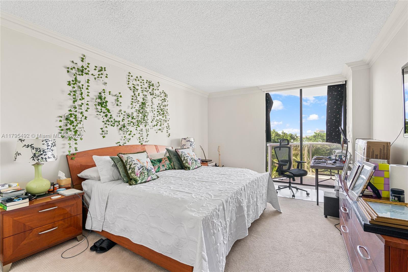 Listing Photo 11