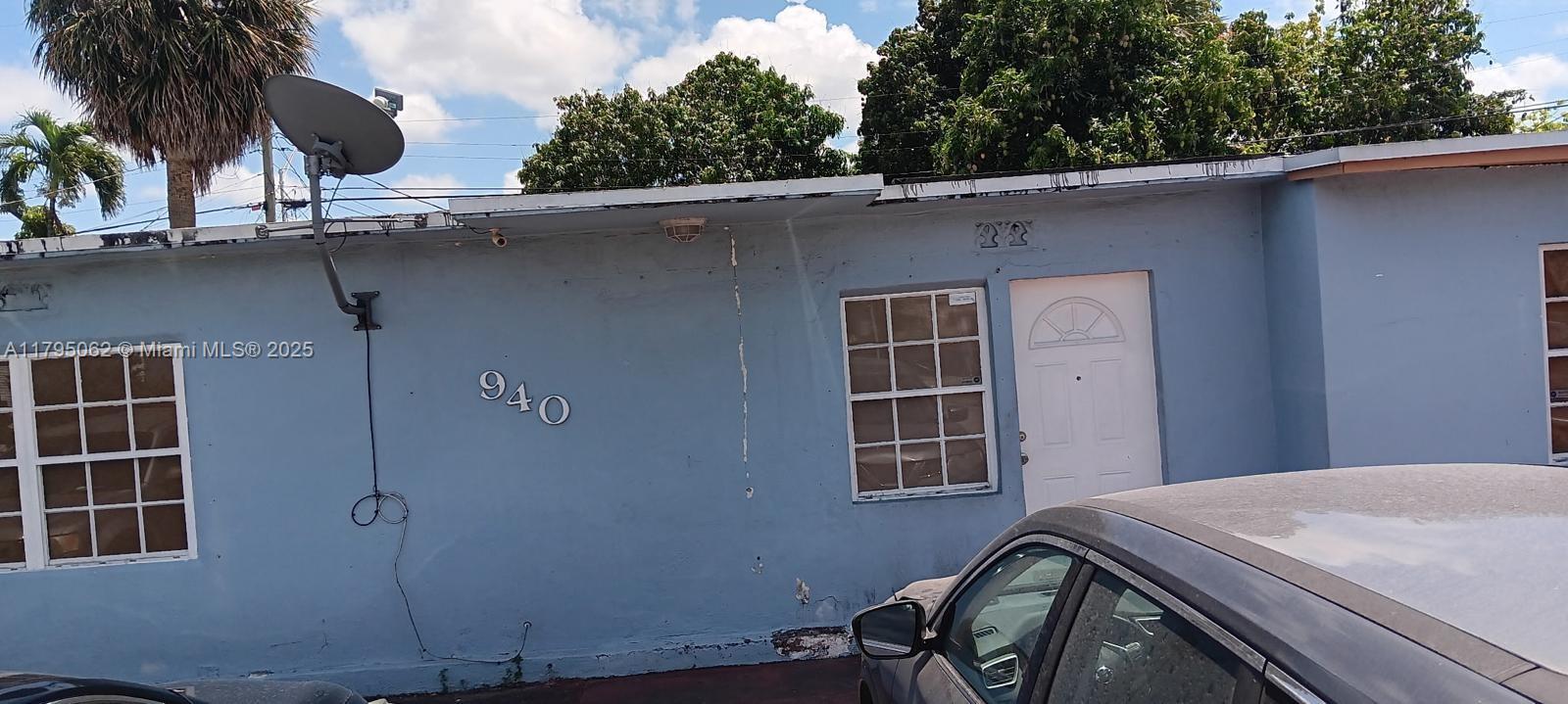 940 E 9th Pl  For Sale A11795062, FL