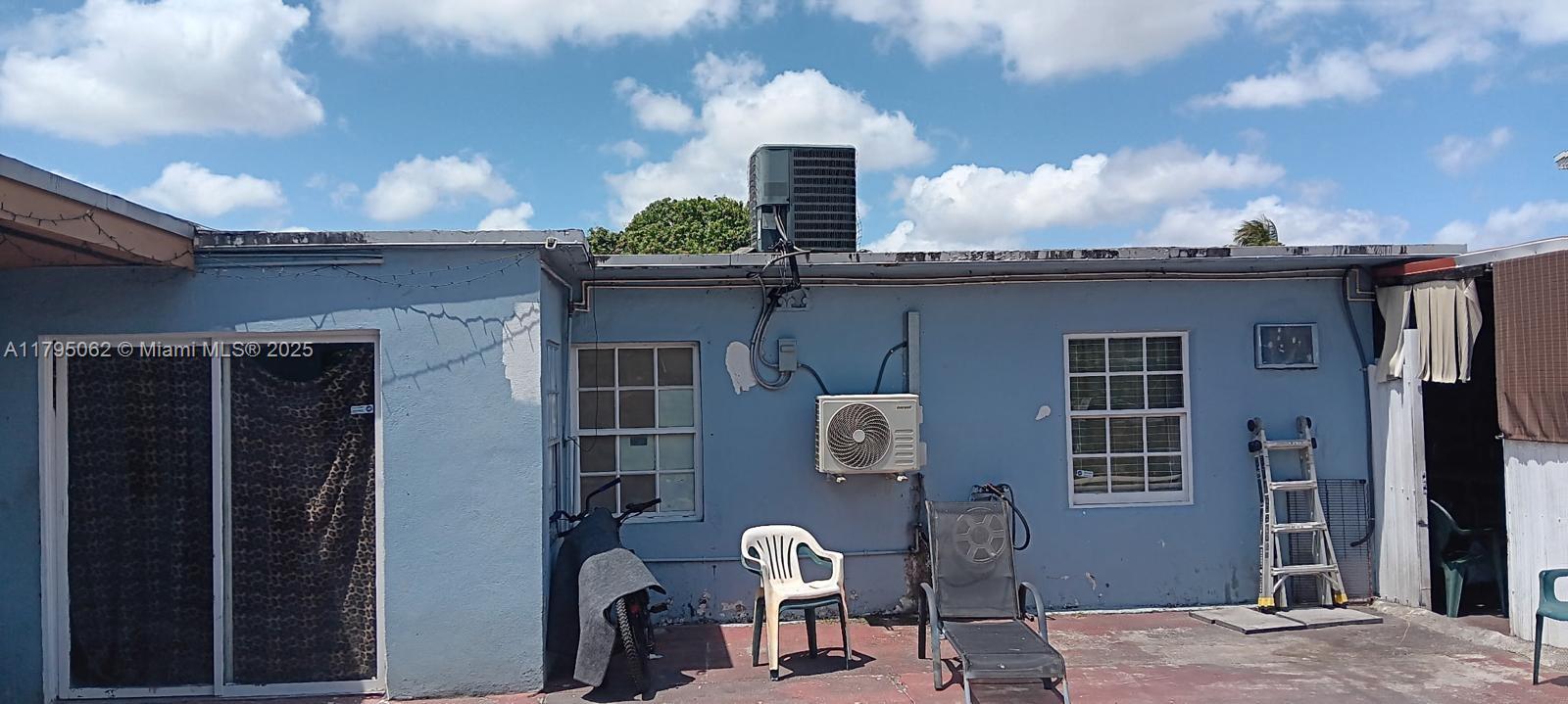 940 E 9th Pl, Hialeah, Florida image 4