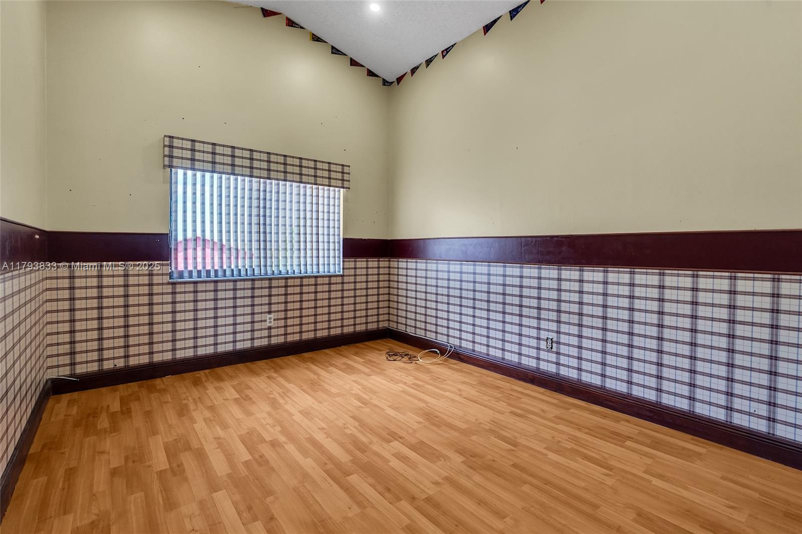 839 W 39th Pl, Hialeah, Florida image 47