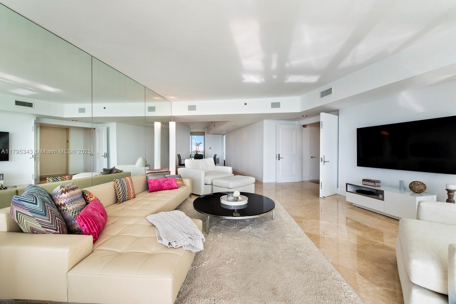 1000 S Pointe Dr #1903, Miami Beach FL 33139