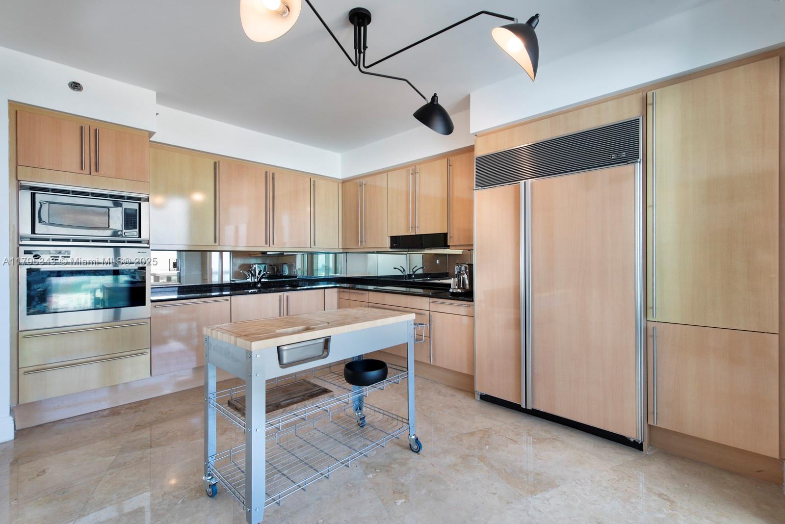 1000 S Pointe Dr #1903, Miami Beach FL 33139