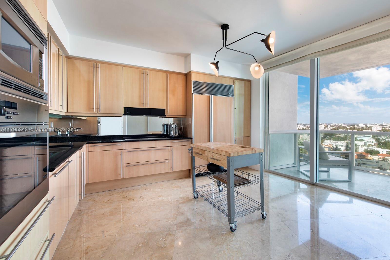 1000 S Pointe Dr #1903, Miami Beach FL 33139