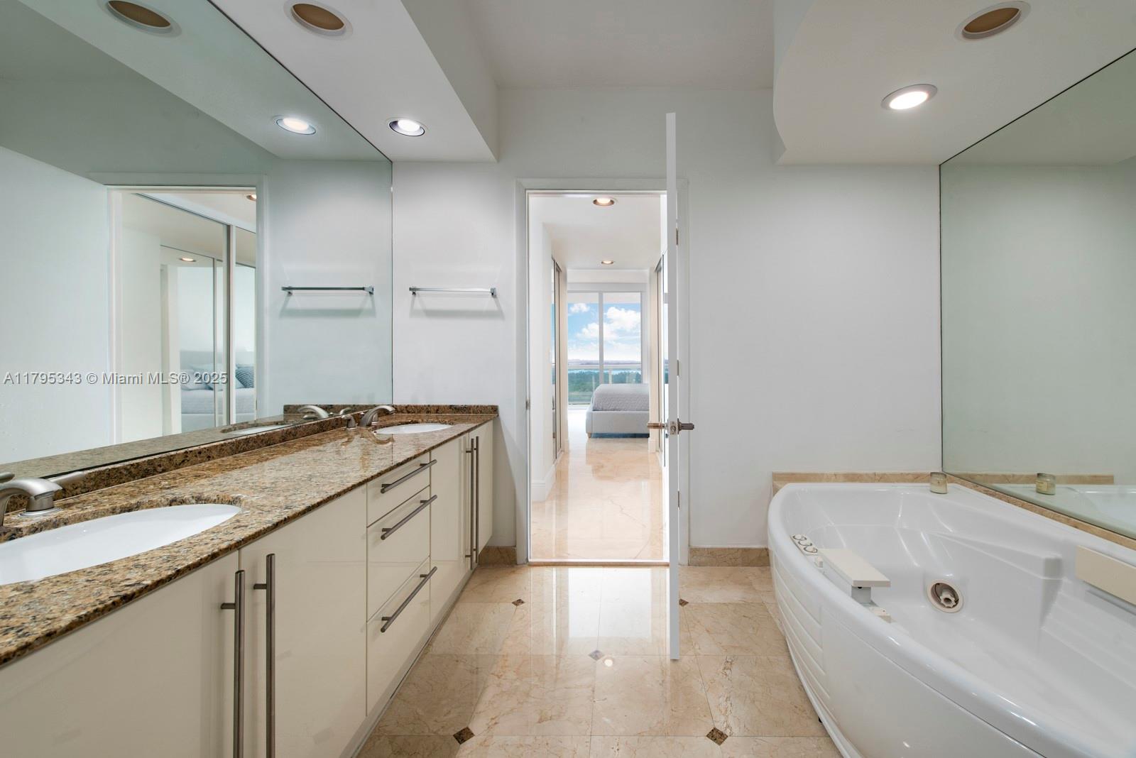 1000 S Pointe Dr #1903, Miami Beach FL 33139