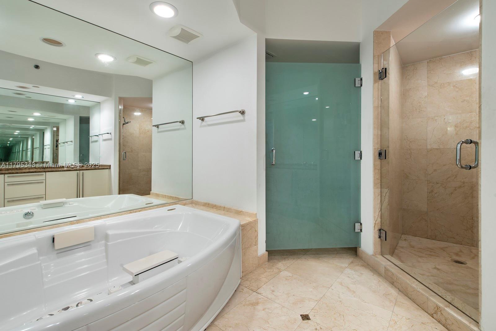 1000 S Pointe Dr #1903, Miami Beach FL 33139