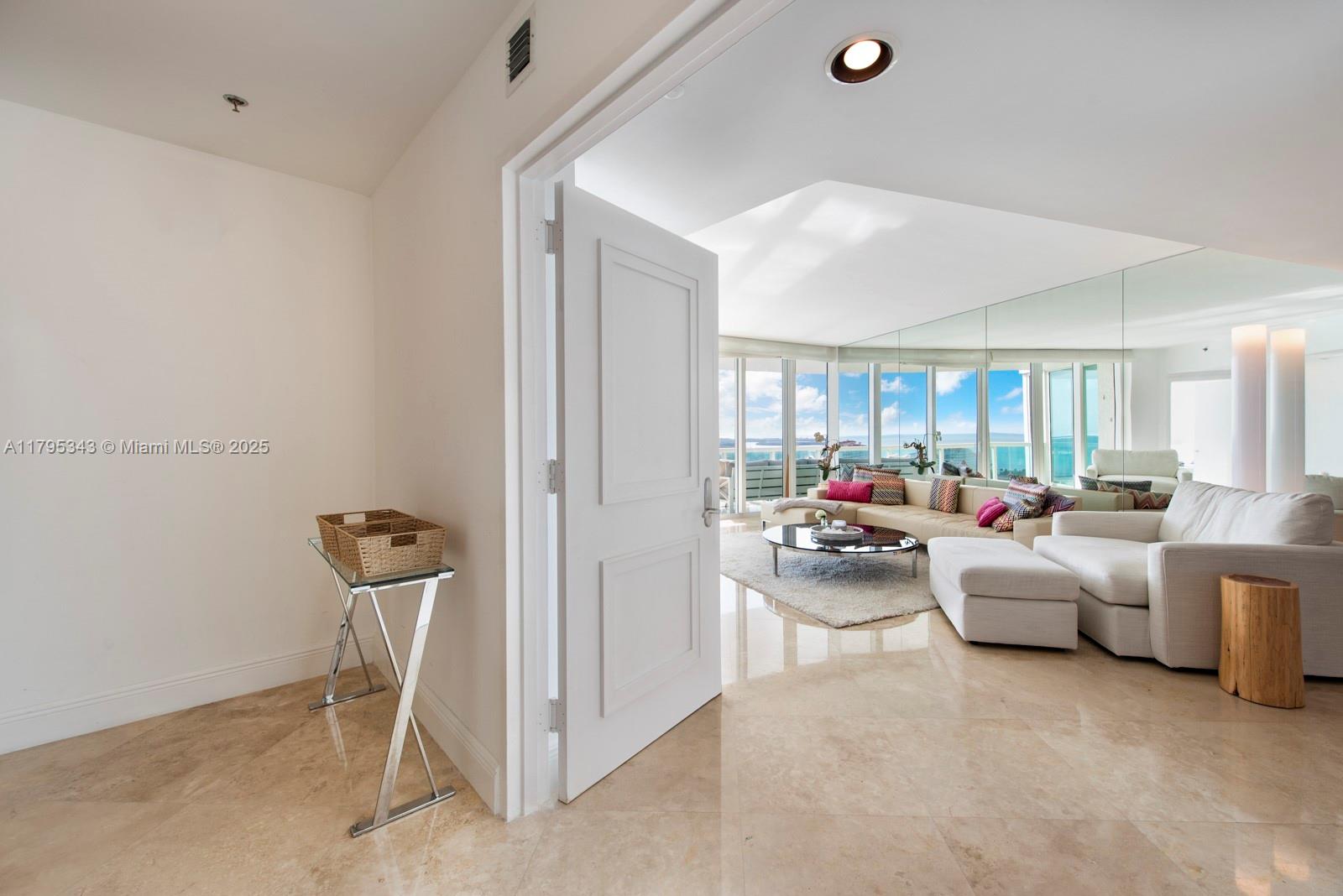 1000 S Pointe Dr #1903, Miami Beach FL 33139